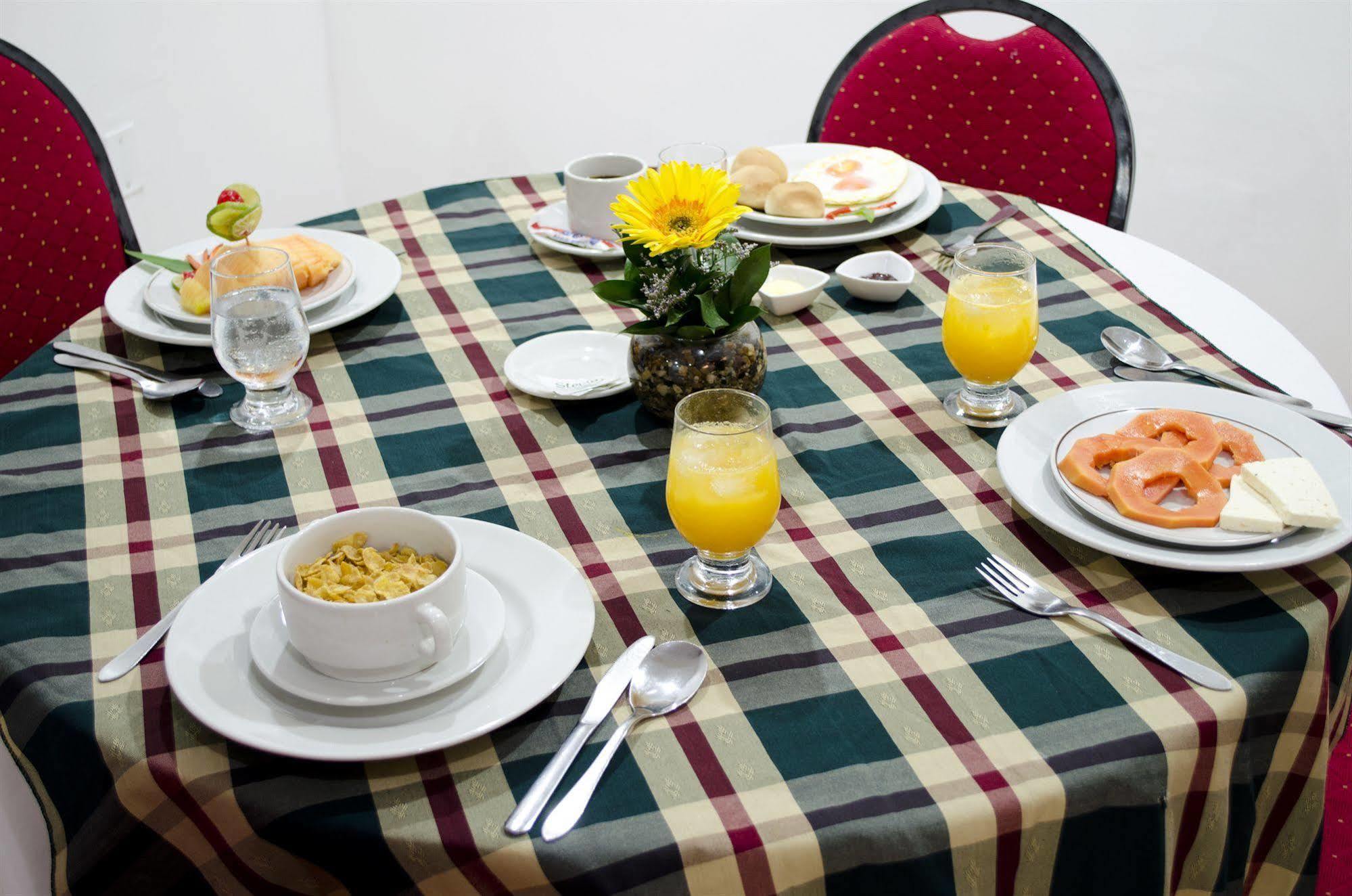 Ayenda Hotel Virrey 76 バランキージャ エクステリア 写真
